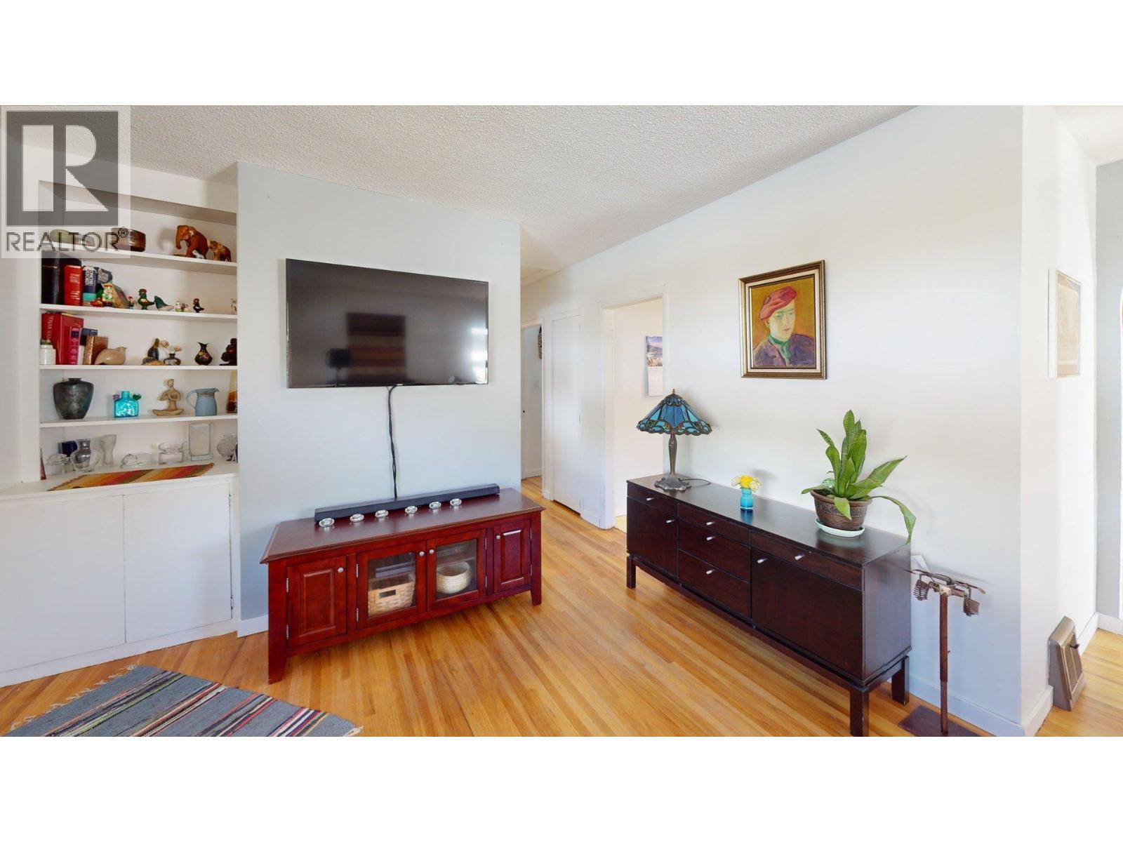 3130 Iris Crescent, Trail, BC - Indoor