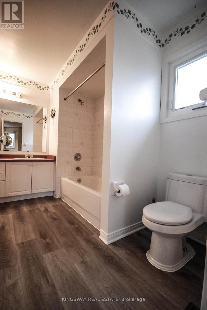 5468 Palmerston Crescent, Mississauga, ON - Indoor Photo Showing Bathroom