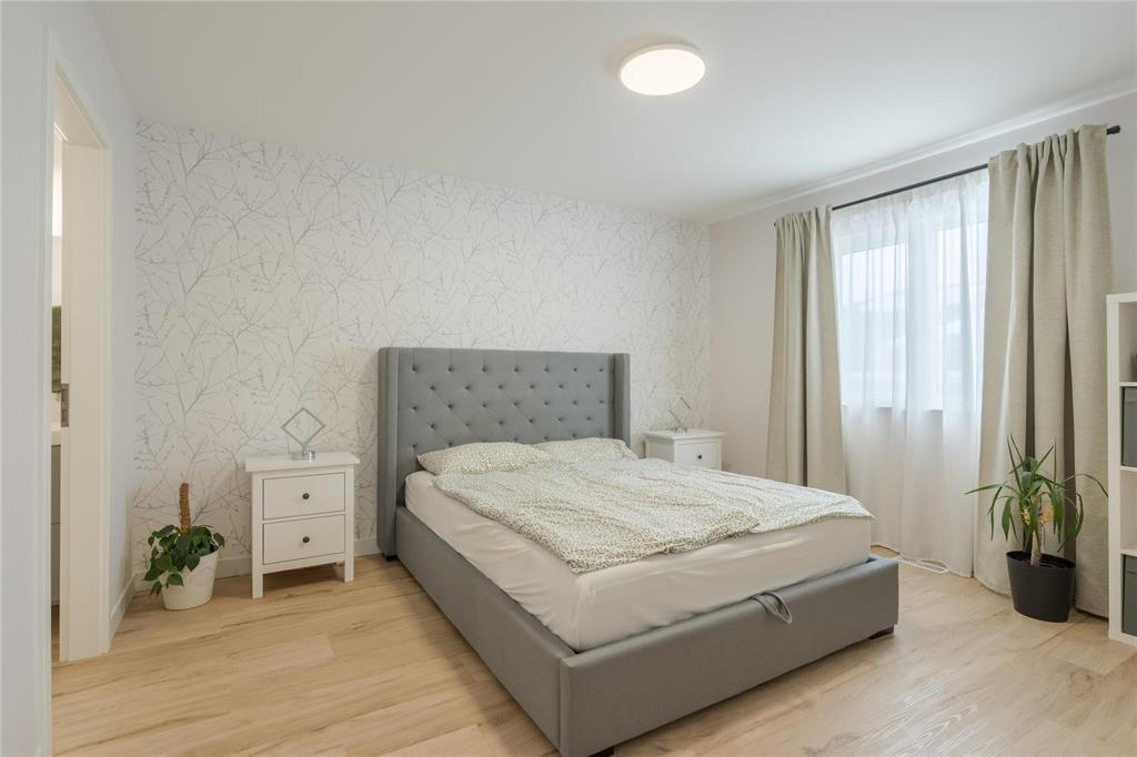 135 Parkside Crescent, Mitchell, MB - Indoor Photo Showing Bedroom