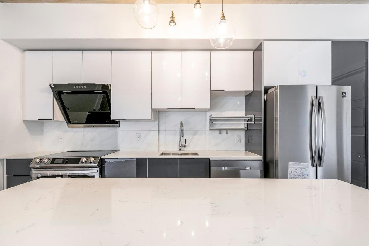 Kitchen - 308-850 Rue Ouimet, Montréal (Saint-Laurent), QC - Indoor Photo Showing Kitchen With Upgraded Kitchen