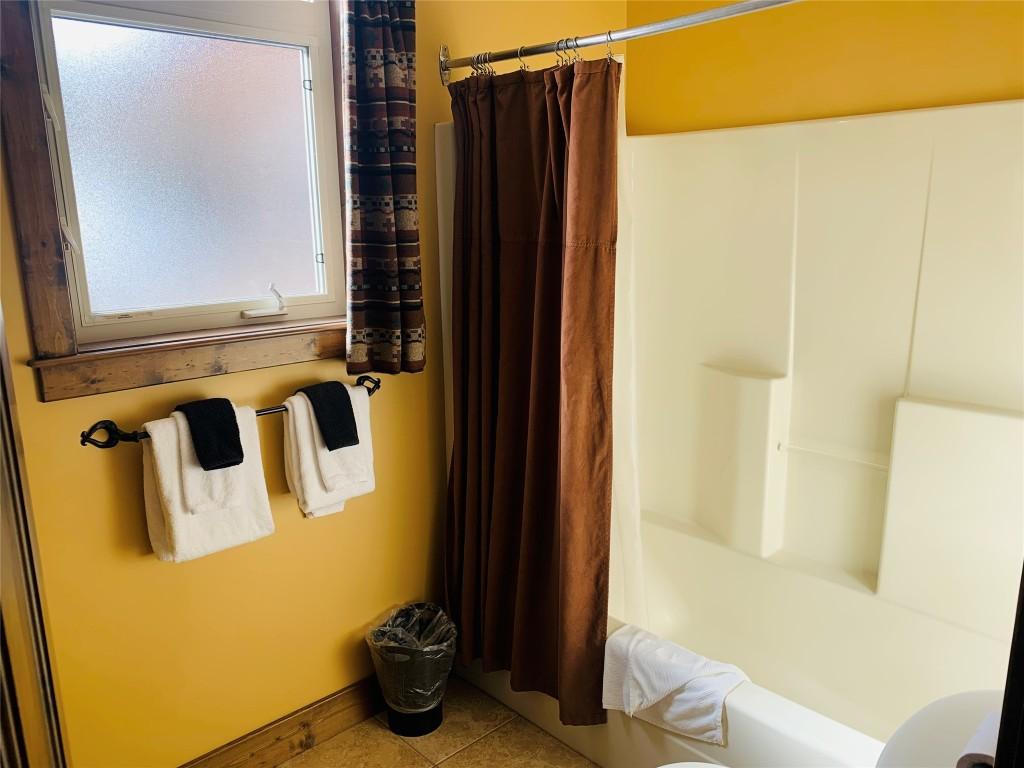 04A-1351 Gerry Sorensen Way, Kimberley, BC - Indoor Photo Showing Bathroom