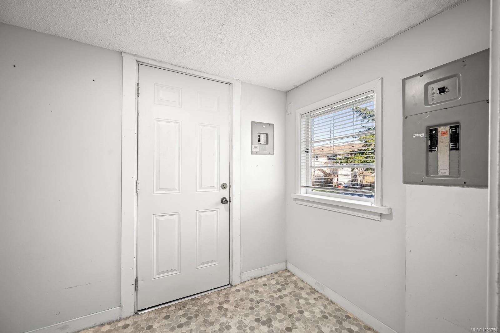 754 7Th Ave, Campbell River, BC