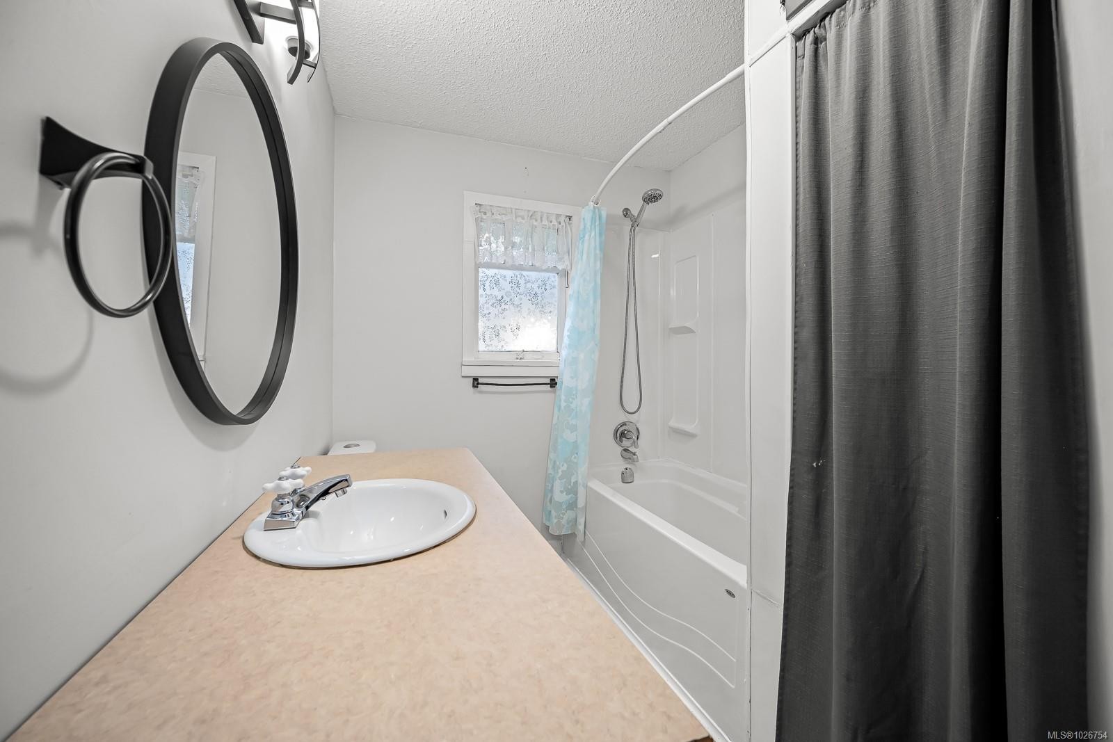 754 7Th Ave, Campbell River, BC