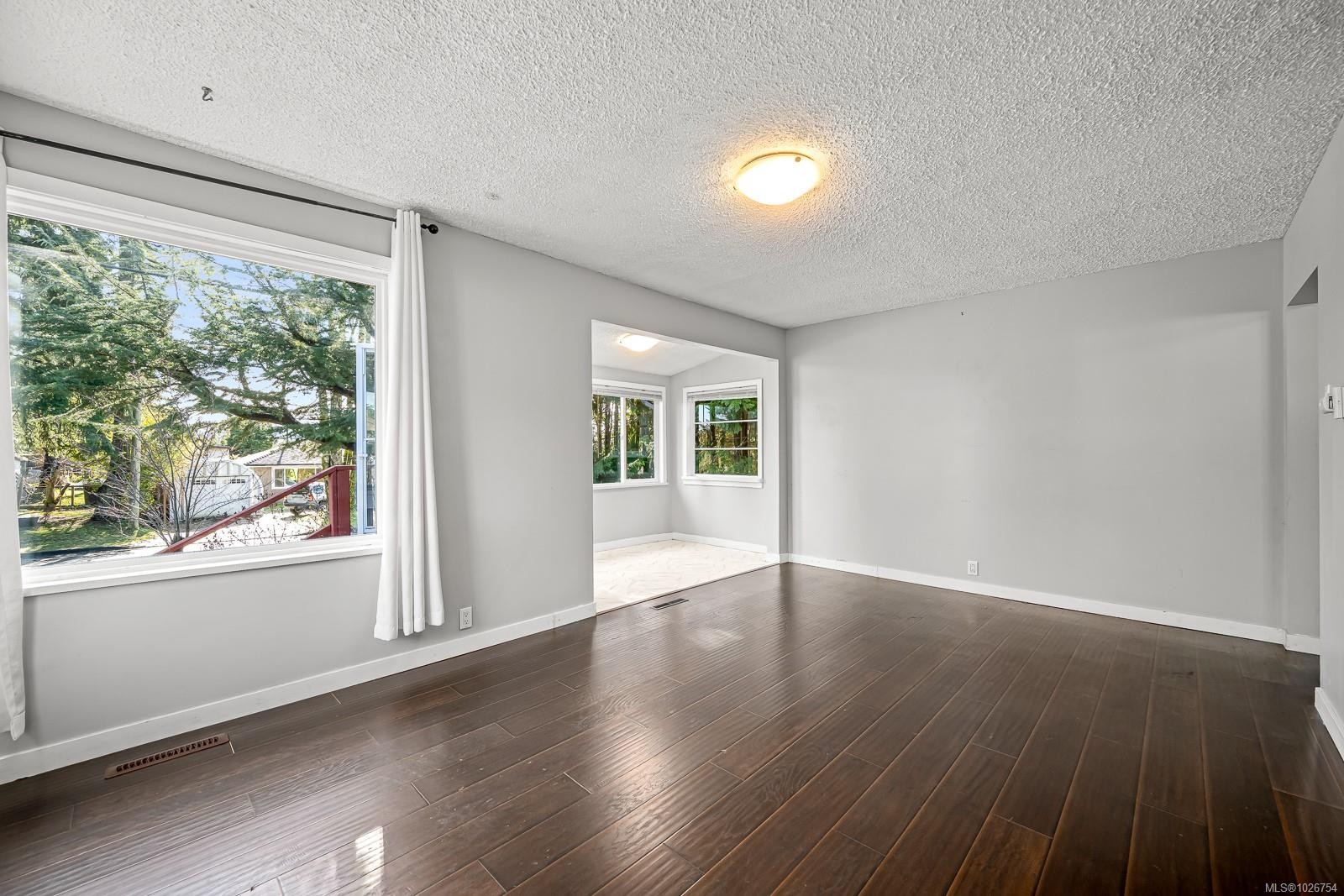 754 7Th Ave, Campbell River, BC