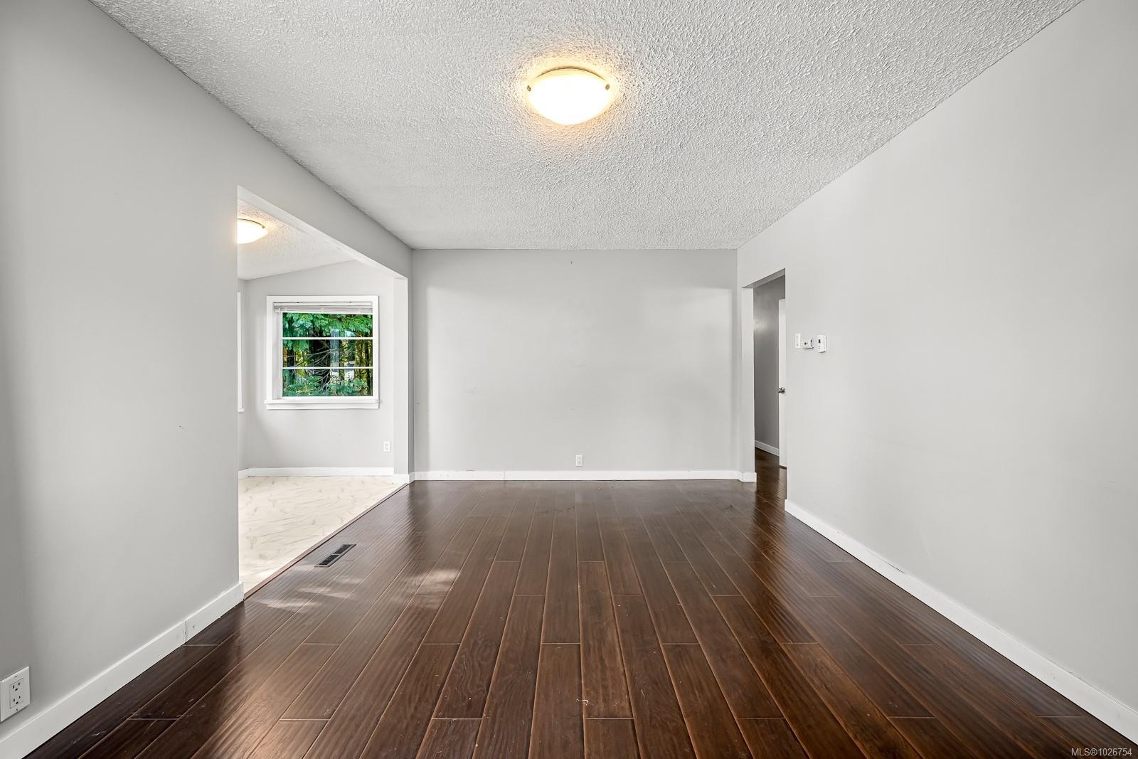 754 7Th Ave, Campbell River, BC