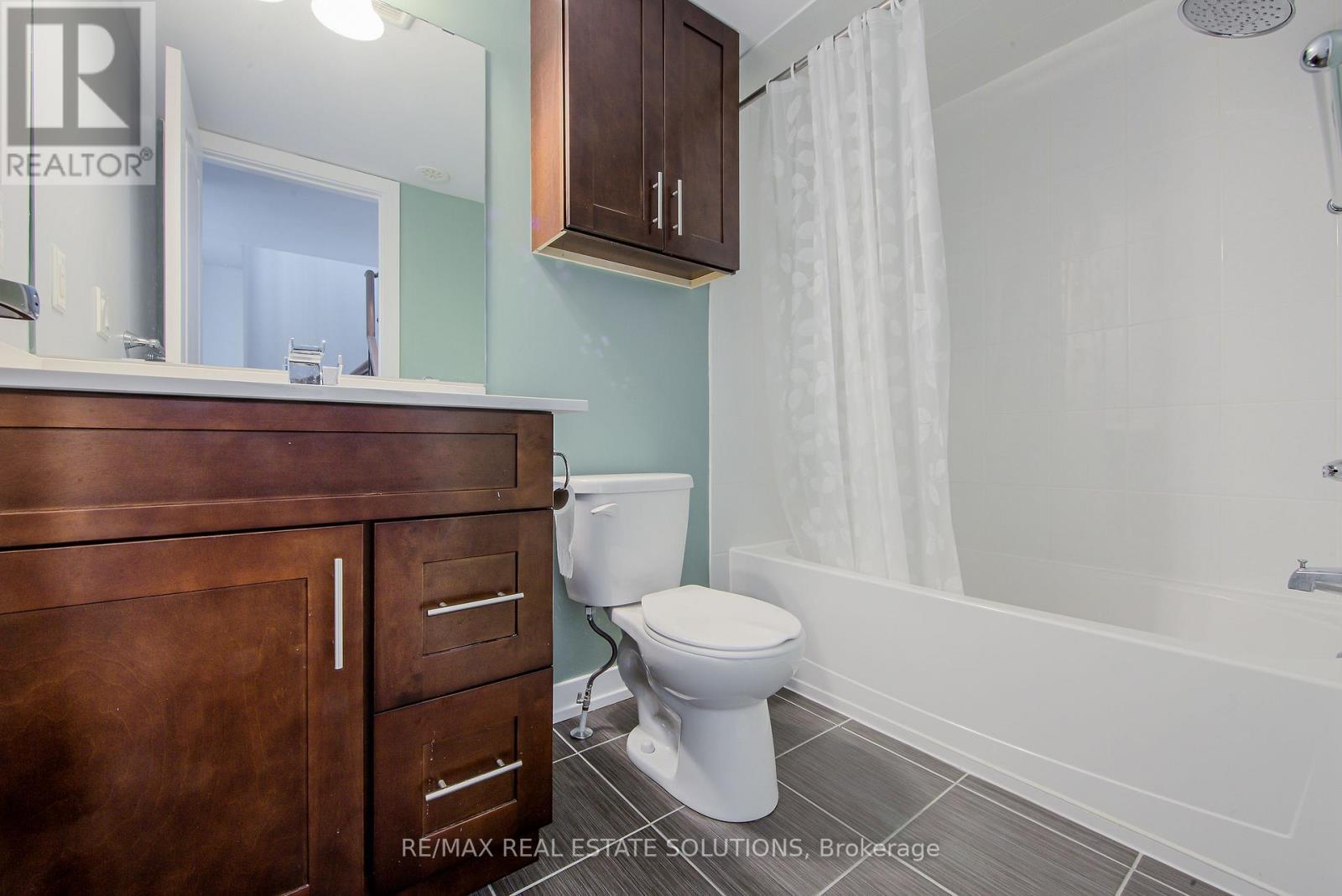 512 - 30 Dunsheath Way, Markham, ON - Indoor Photo Showing Bathroom