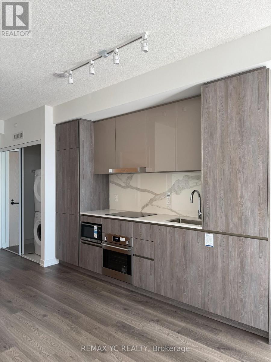 4311 - 8 Interchange Way, Vaughan, ON - Indoor Photo Showing Kitchen