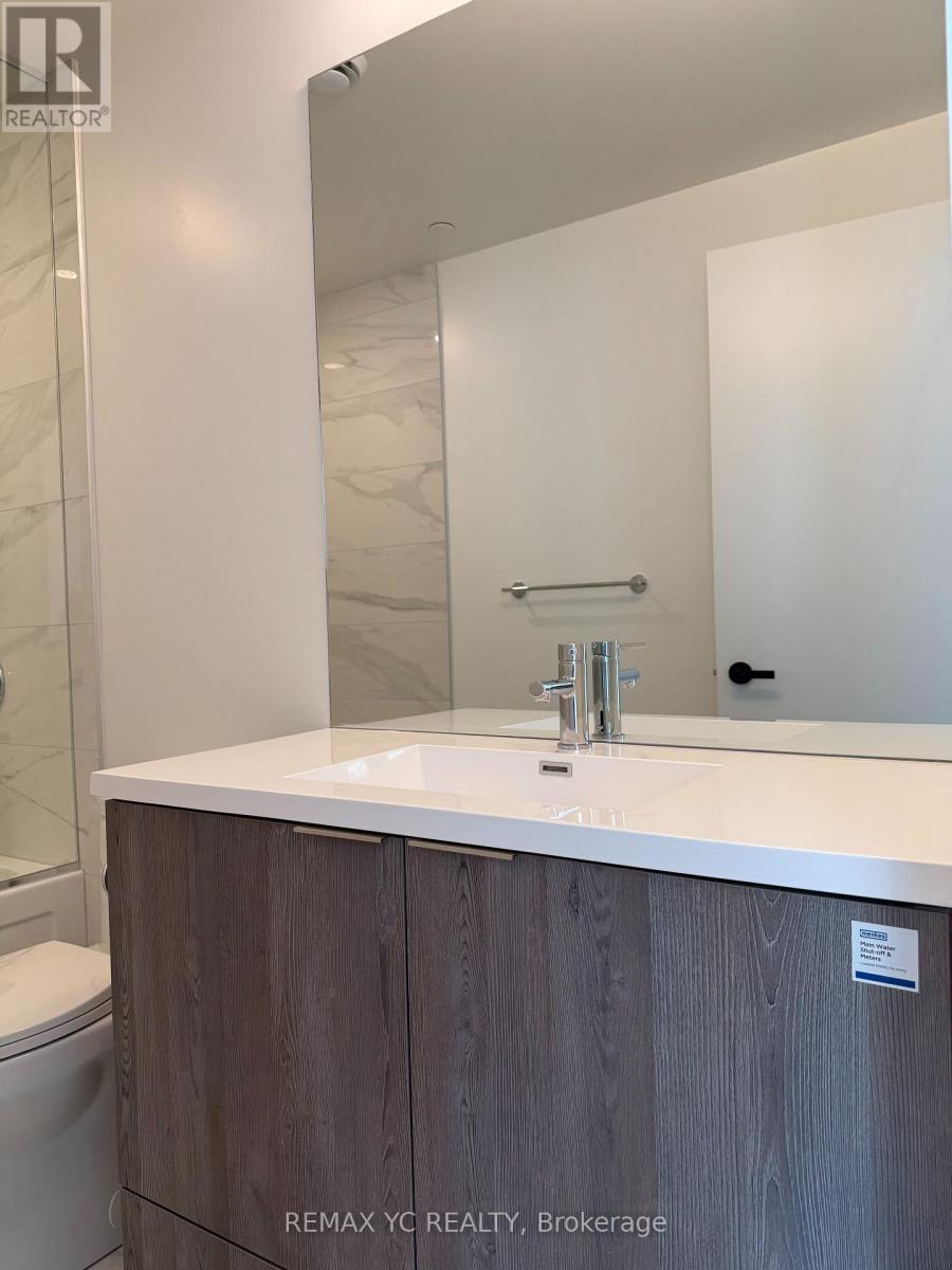 4311 - 8 Interchange Way, Vaughan, ON - Indoor Photo Showing Bathroom