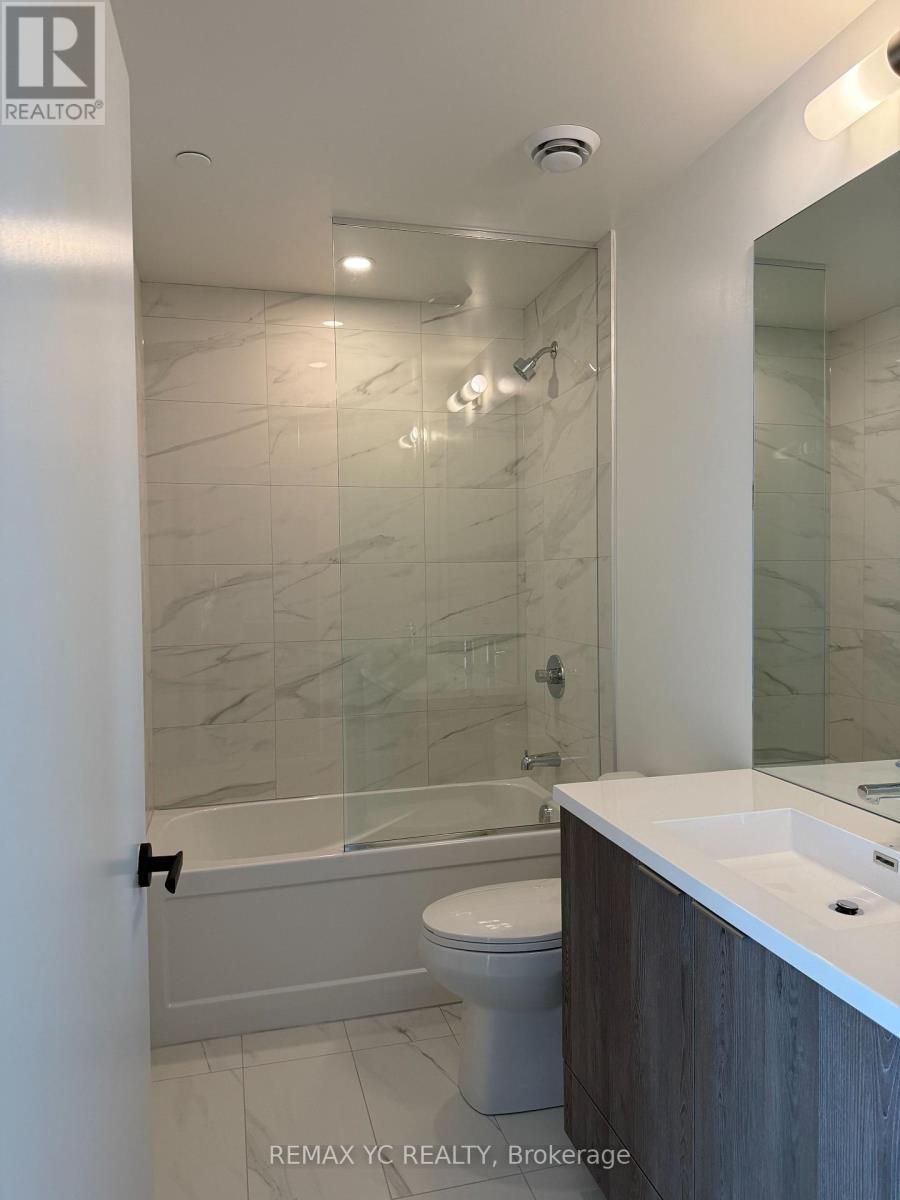 4311 - 8 Interchange Way, Vaughan, ON - Indoor Photo Showing Bathroom