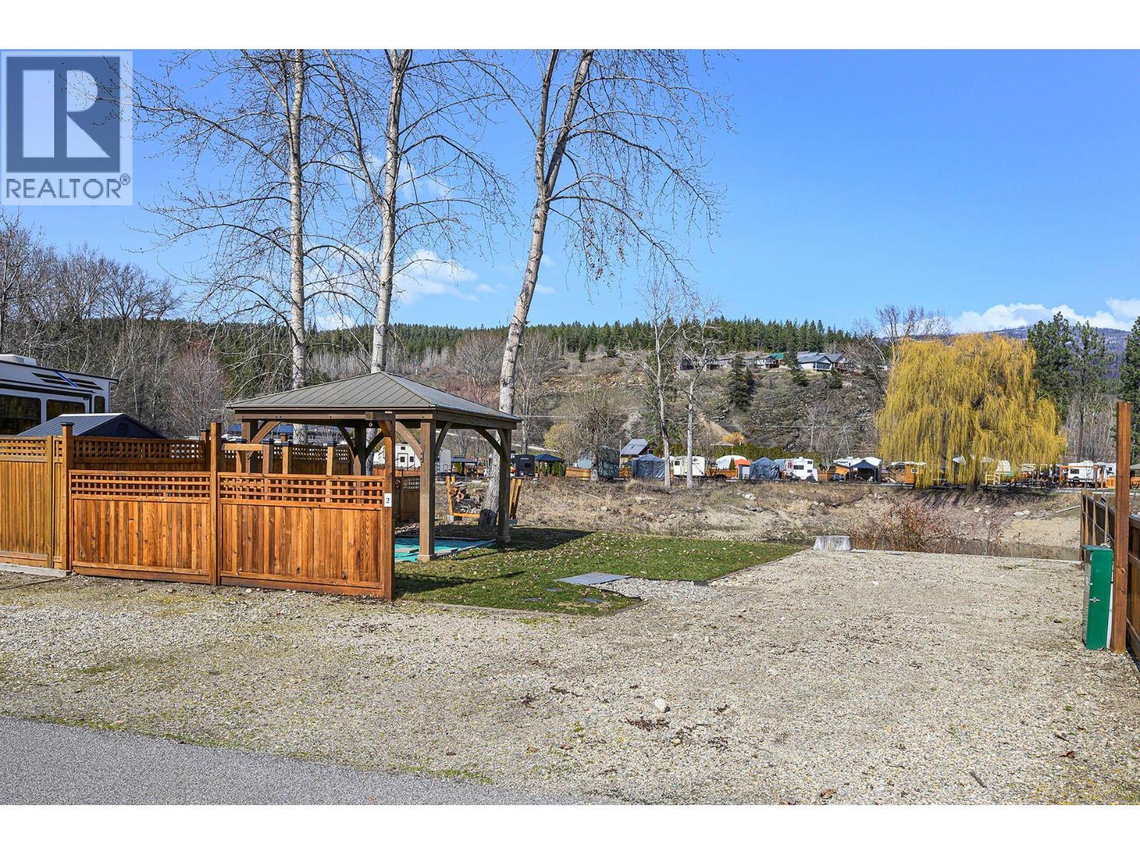 2 Clubhouse Lane, Lee Creek, BC