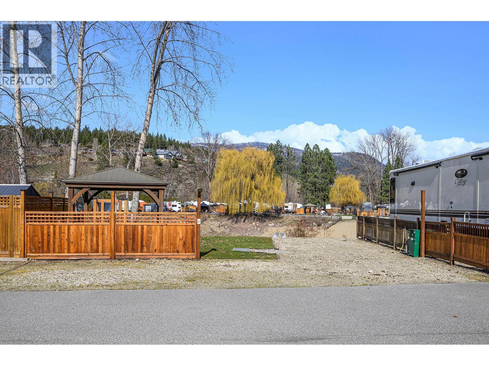 2 Clubhouse Lane, Lee Creek, BC