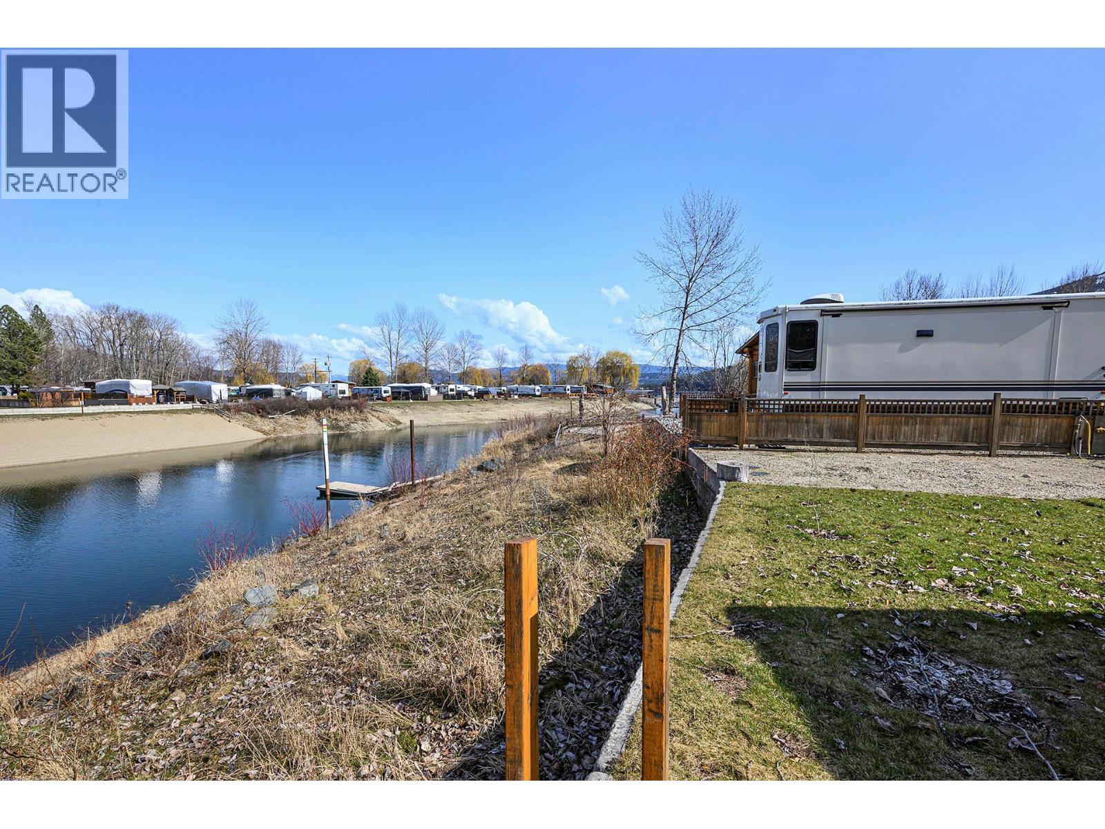 2 Clubhouse Lane, Lee Creek, BC