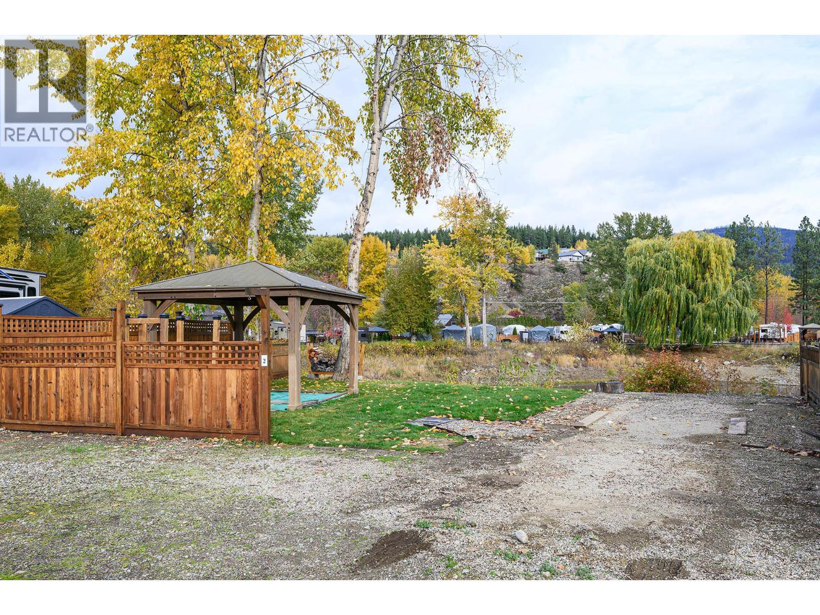 2 Clubhouse Lane, Lee Creek, BC