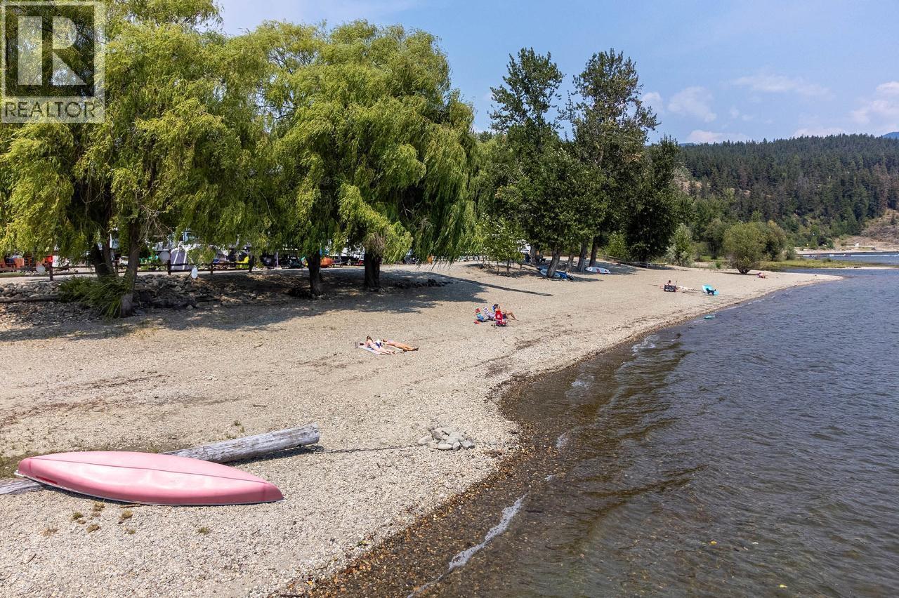 2 Clubhouse Lane, Lee Creek, BC