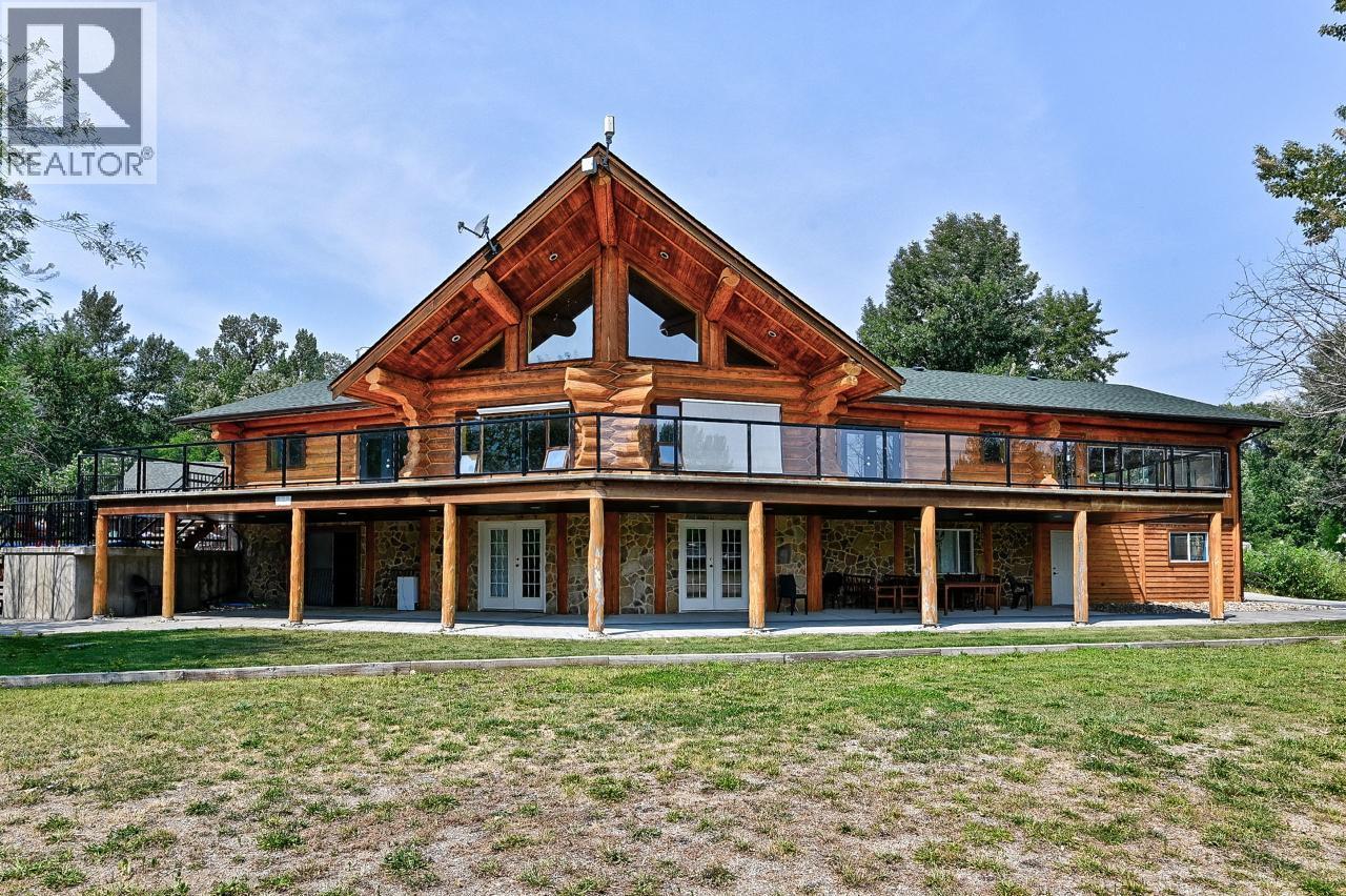 2 Clubhouse Lane, Lee Creek, BC