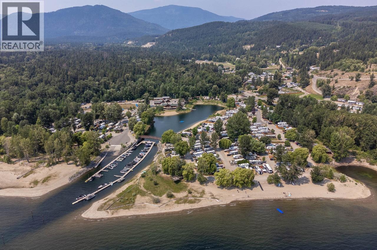 2 Clubhouse Lane, Lee Creek, BC