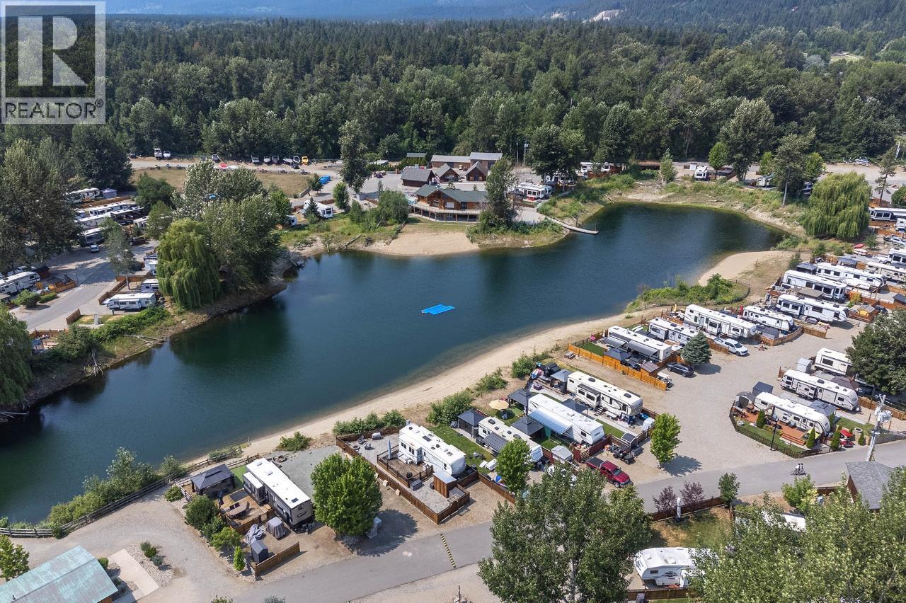 2 Clubhouse Lane, Lee Creek, BC