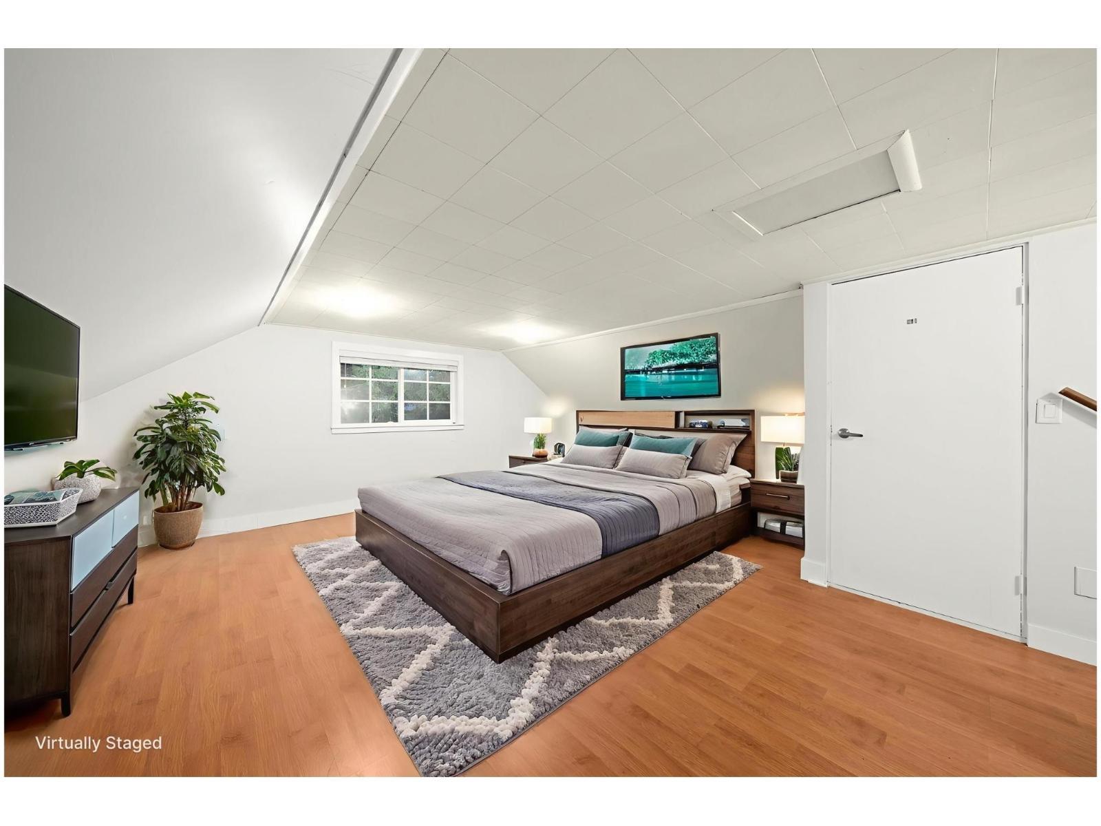 12686 20 Avenue, Surrey, BC - Indoor Photo Showing Bedroom