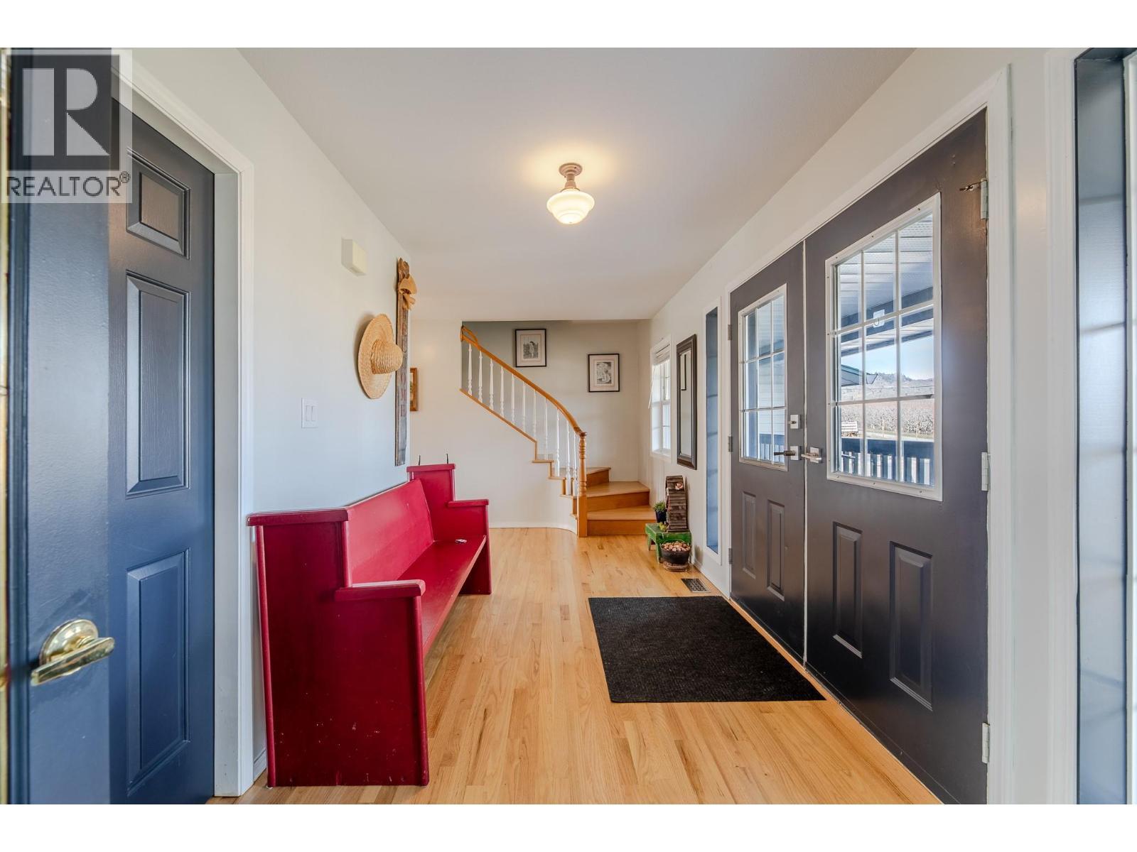 445 Road 5, Oliver, BC - Indoor Photo Showing Other Room