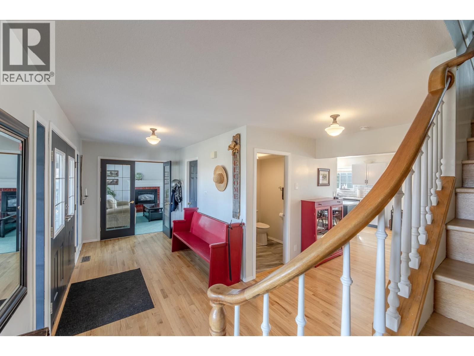 445 Road 5, Oliver, BC - Indoor Photo Showing Other Room