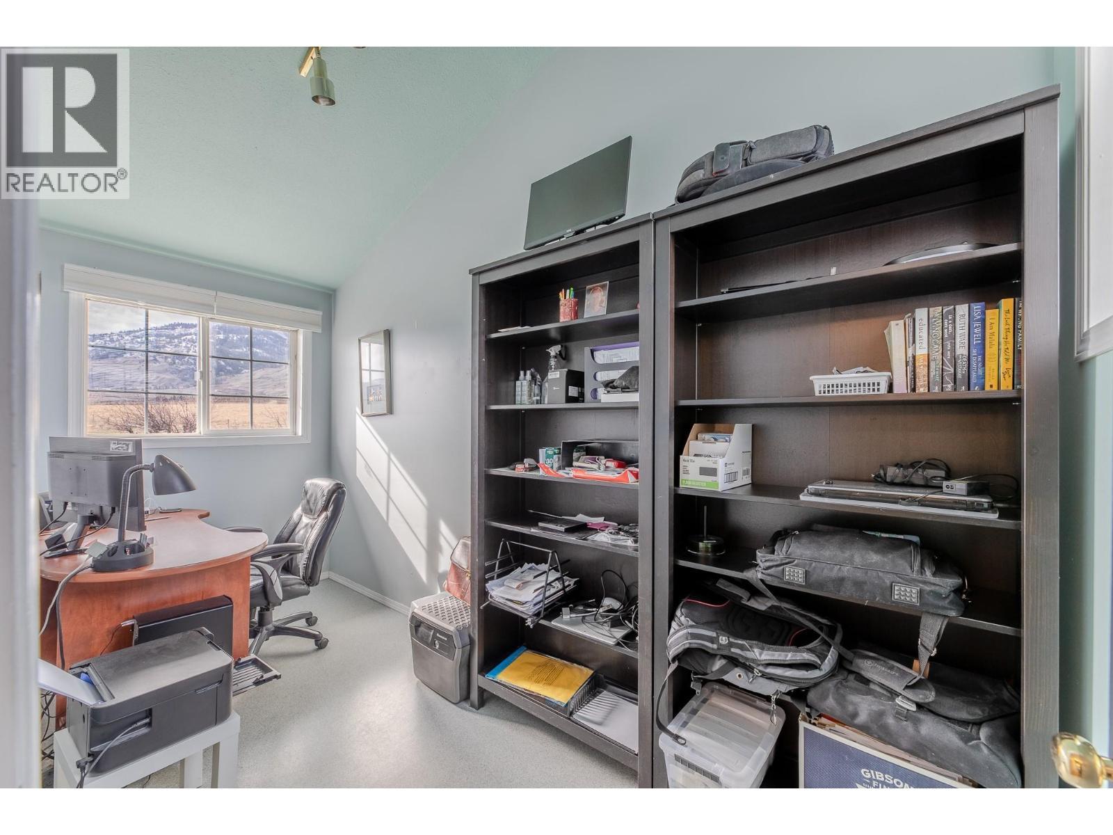 445 Road 5, Oliver, BC - Indoor Photo Showing Office