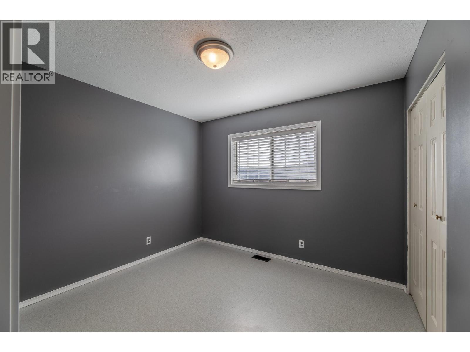 445 Road 5, Oliver, BC - Indoor Photo Showing Other Room