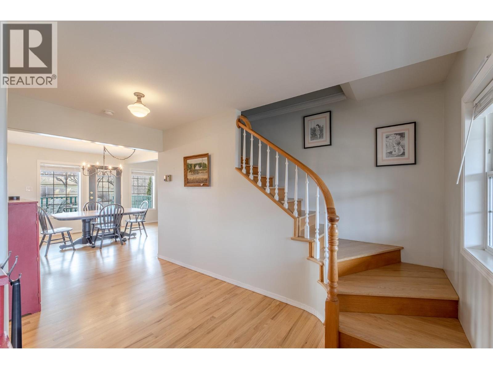 445 Road 5, Oliver, BC - Indoor Photo Showing Other Room