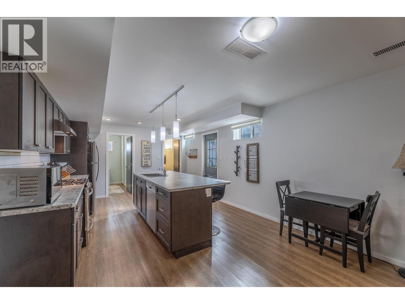 445 Road 5, Oliver, BC - Indoor