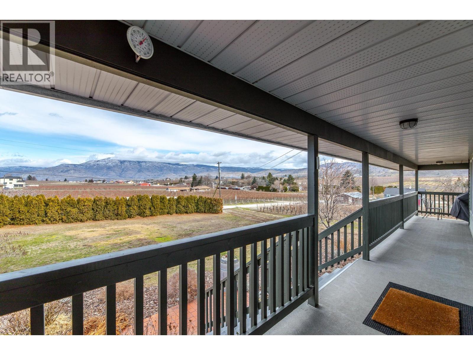 445 Road 5, Oliver, BC - Outdoor With Exterior