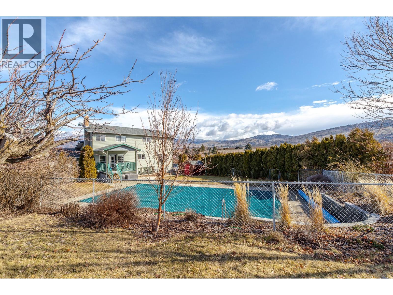 445 Road 5, Oliver, BC - Outdoor With In Ground Pool