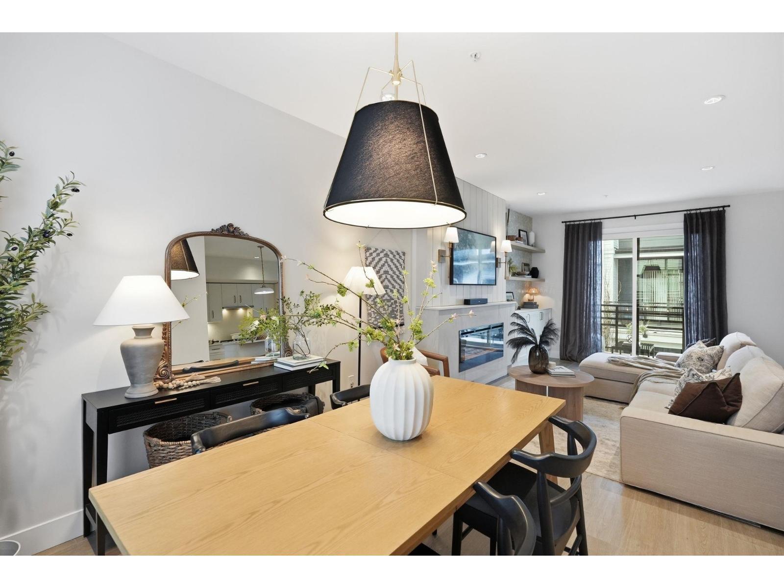 30 22128 48A Avenue, Langley, BC - Indoor Photo Showing Living Room With Fireplace
