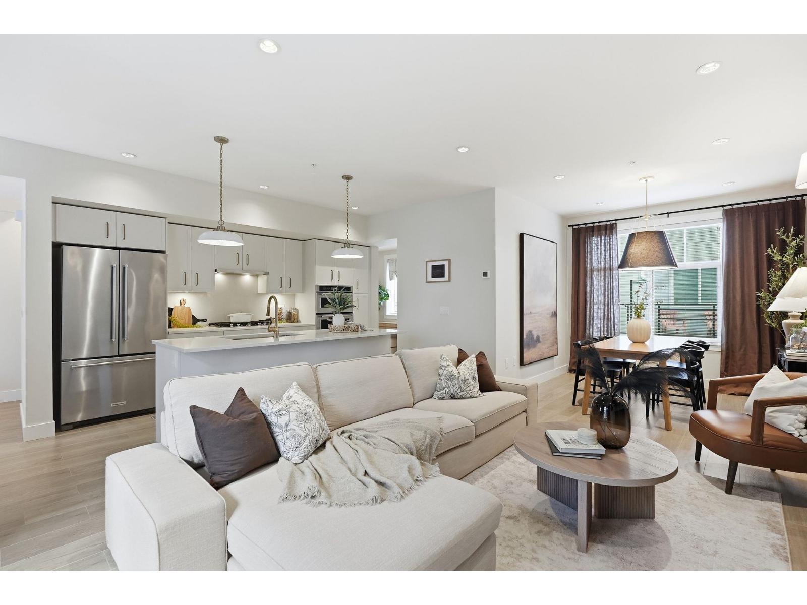 30 22128 48A Avenue, Langley, BC - Indoor Photo Showing Living Room