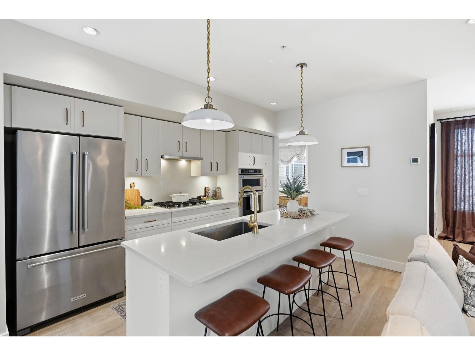 30 22128 48A Avenue, Langley, BC - Indoor Photo Showing Kitchen With Upgraded Kitchen