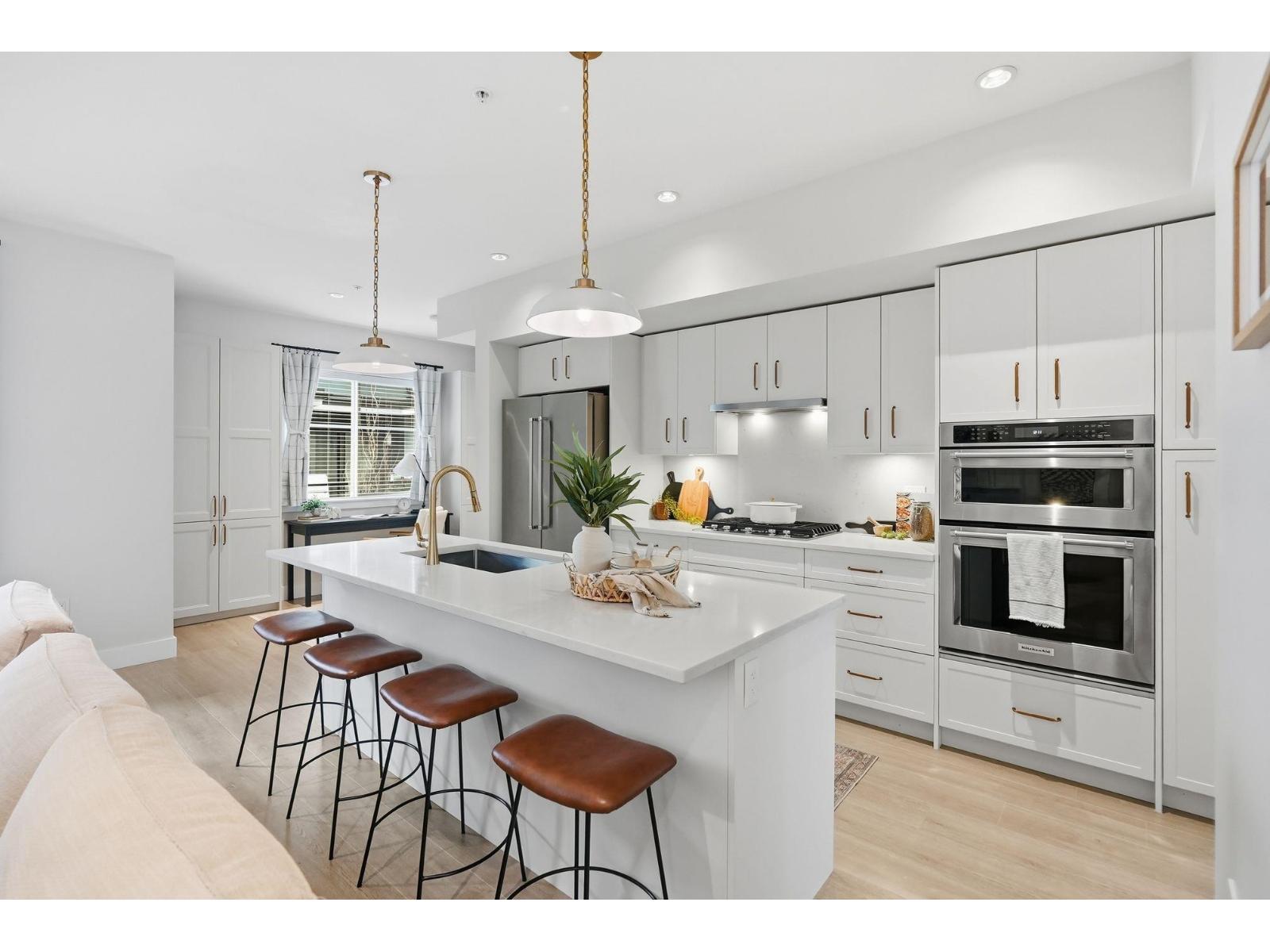 30 22128 48A Avenue, Langley, BC - Indoor Photo Showing Kitchen With Upgraded Kitchen
