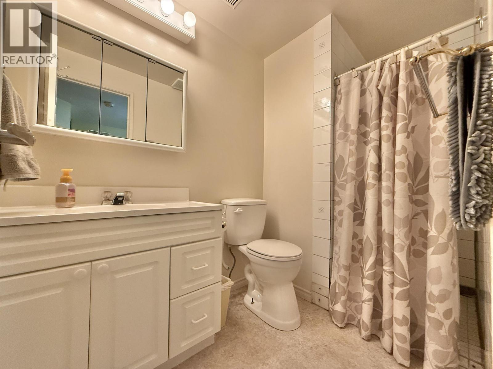 481 Patchett Street, Quesnel, BC - Indoor Photo Showing Bathroom