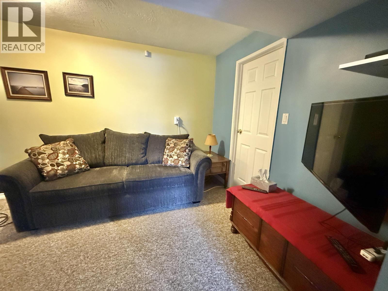 481 Patchett Street, Quesnel, BC - Indoor Photo Showing Living Room