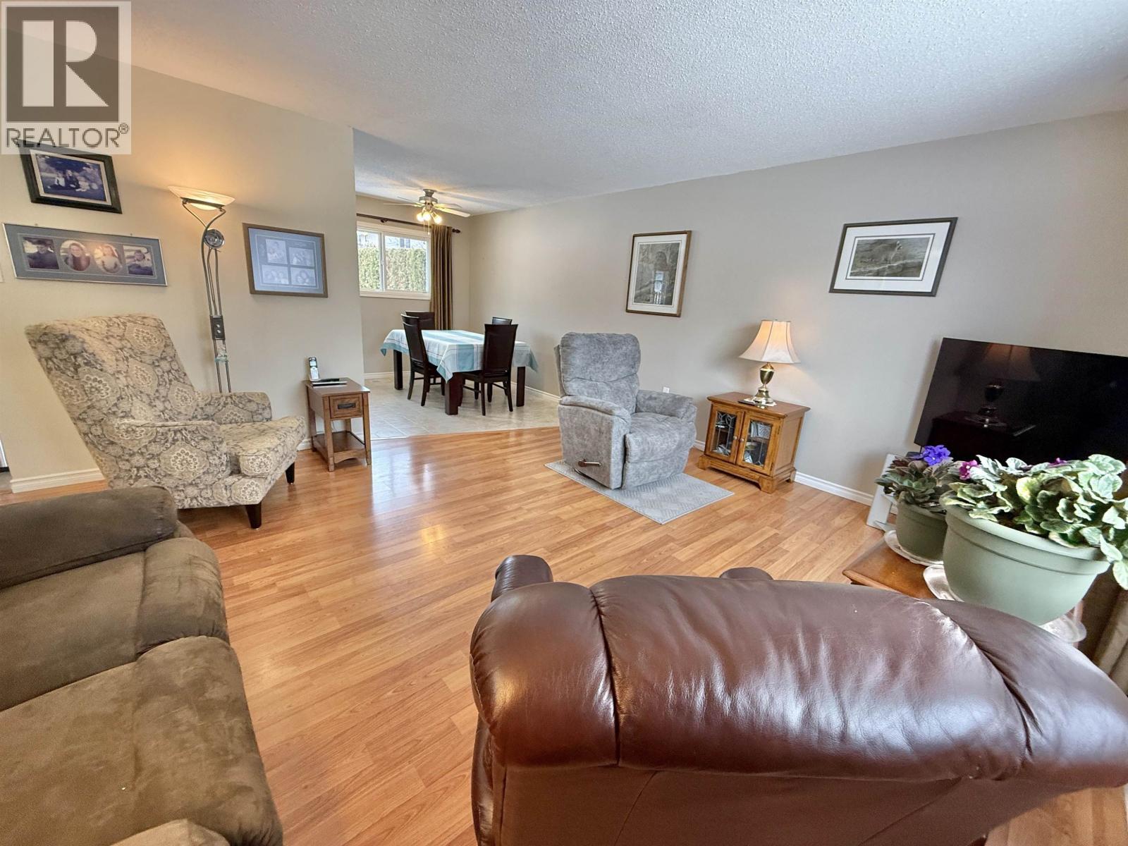 481 Patchett Street, Quesnel, BC - Indoor Photo Showing Living Room