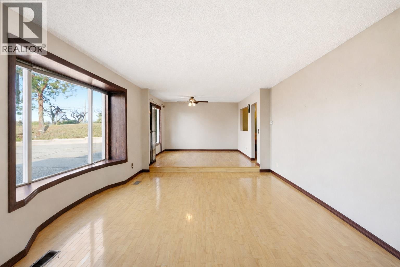 1099 Dehart Road, Kelowna, BC - Indoor Photo Showing Other Room