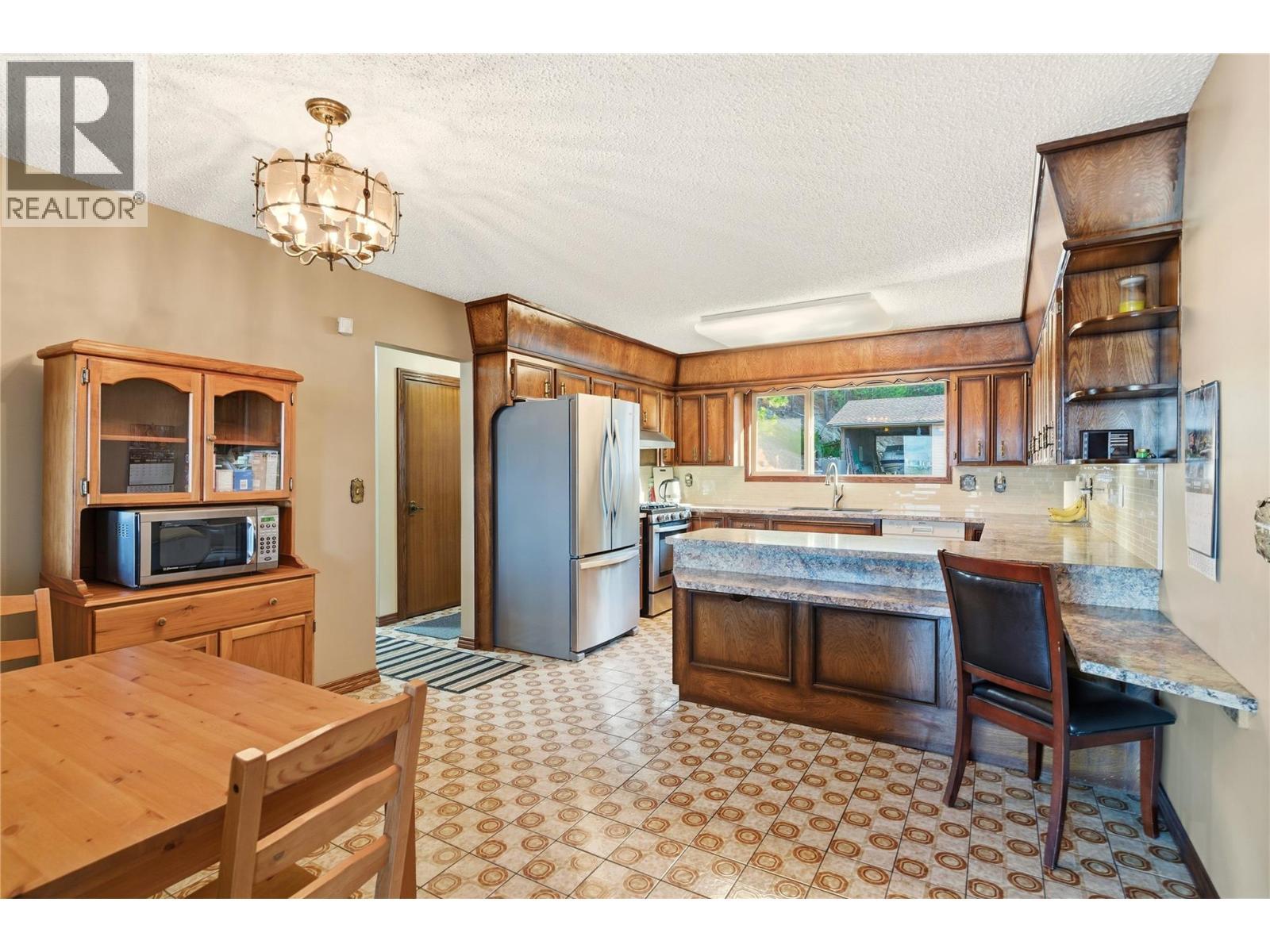 1099 Dehart Road, Kelowna, BC - Indoor