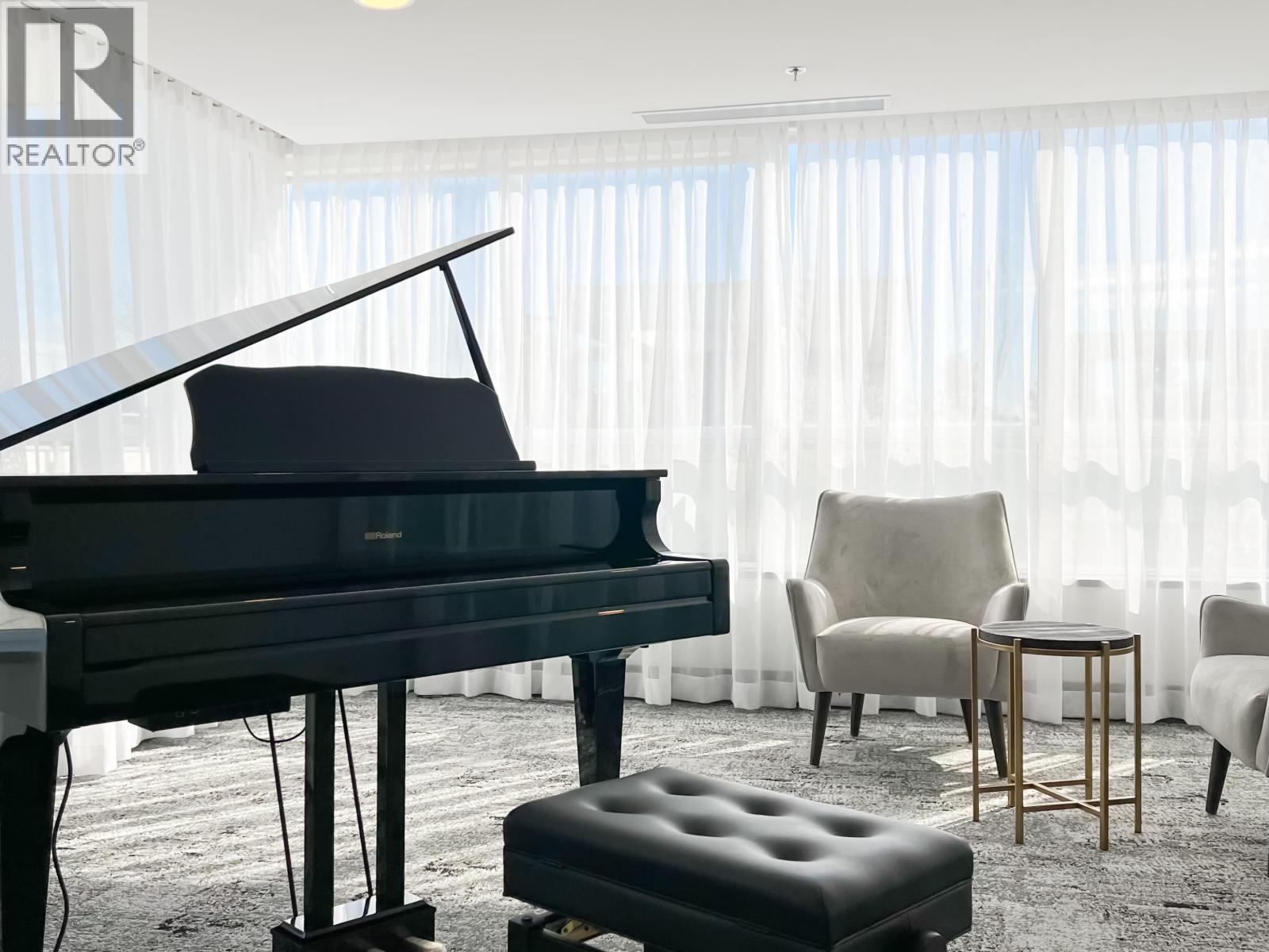 807 1675 Lions Gate Lane, North Vancouver, BC - Indoor