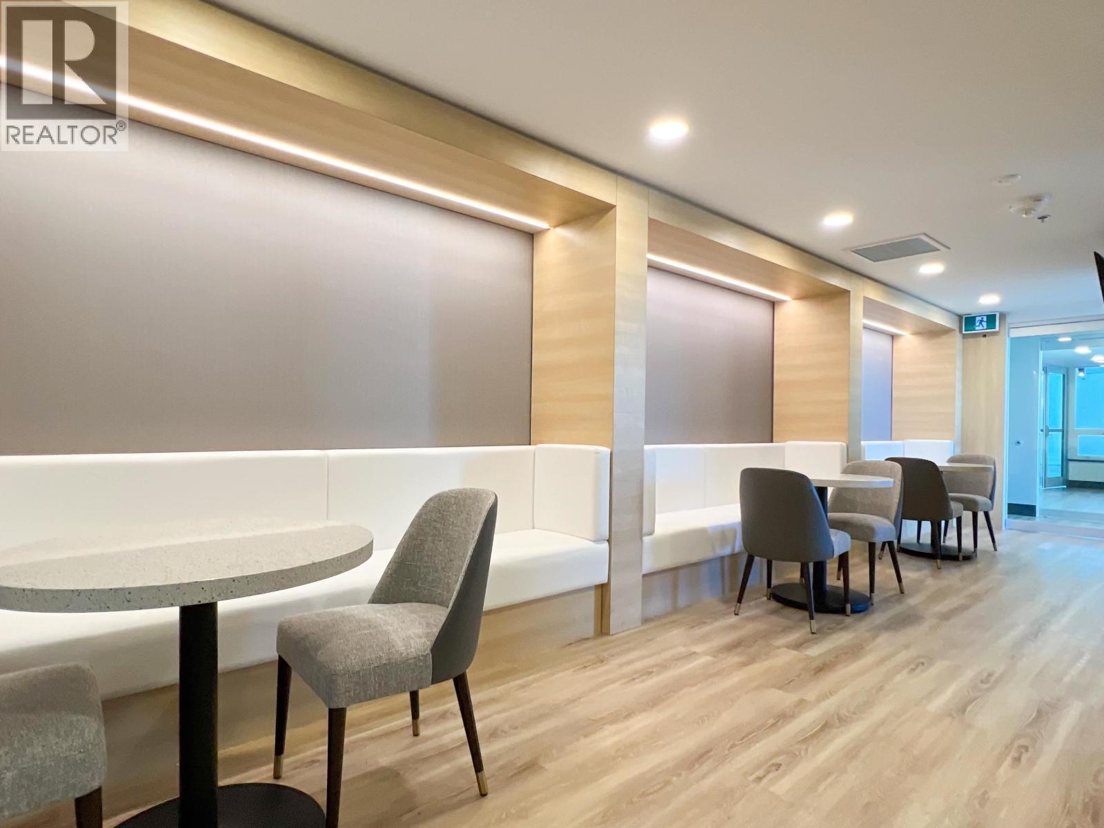 807 1675 Lions Gate Lane, North Vancouver, BC - Indoor