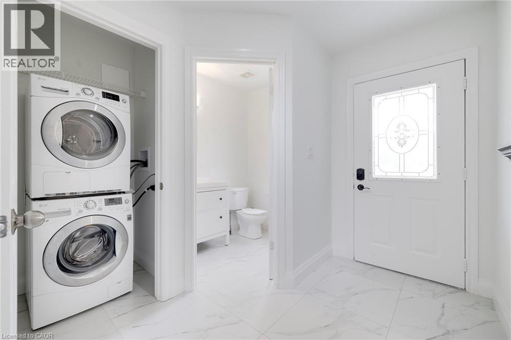 347 Keewatin Avenue, Kitchener, ON - Indoor Photo Showing Laundry Room