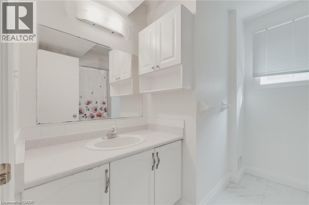 347 Keewatin Avenue, Kitchener, ON - Indoor Photo Showing Bathroom