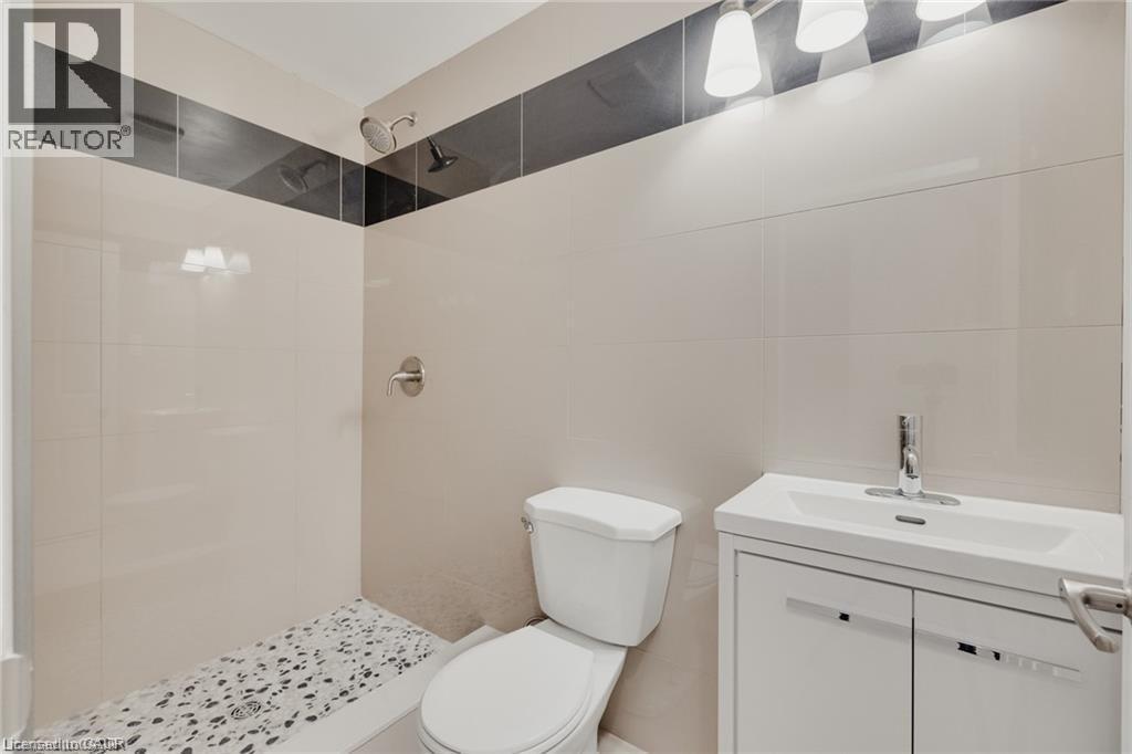347 Keewatin Avenue, Kitchener, ON - Indoor Photo Showing Bathroom
