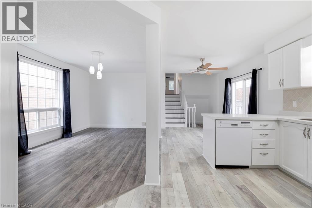 347 Keewatin Avenue, Kitchener, ON - Indoor Photo Showing Kitchen