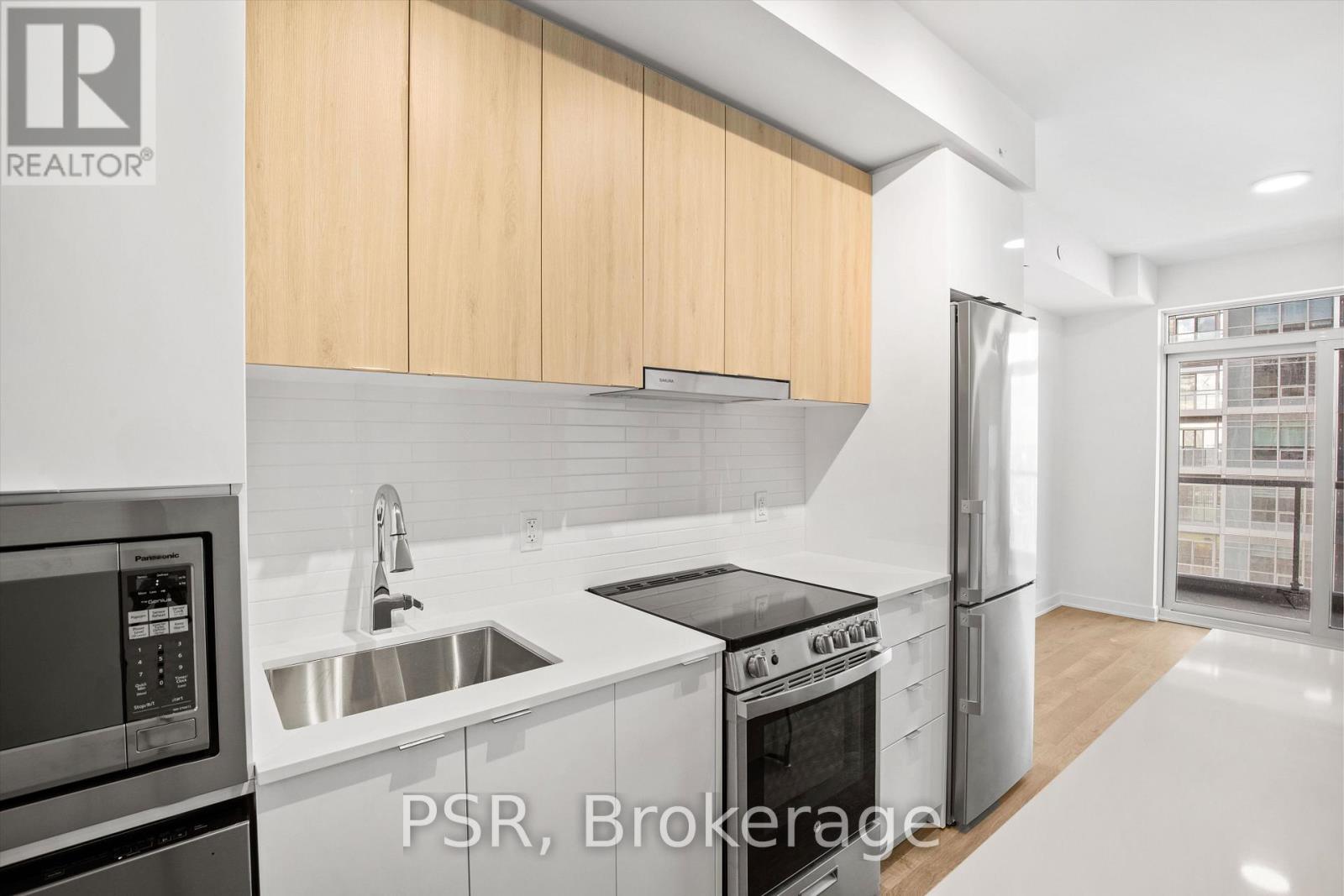1908 - 30 Upper Mall Way, Vaughan, ON - Indoor Photo Showing Kitchen