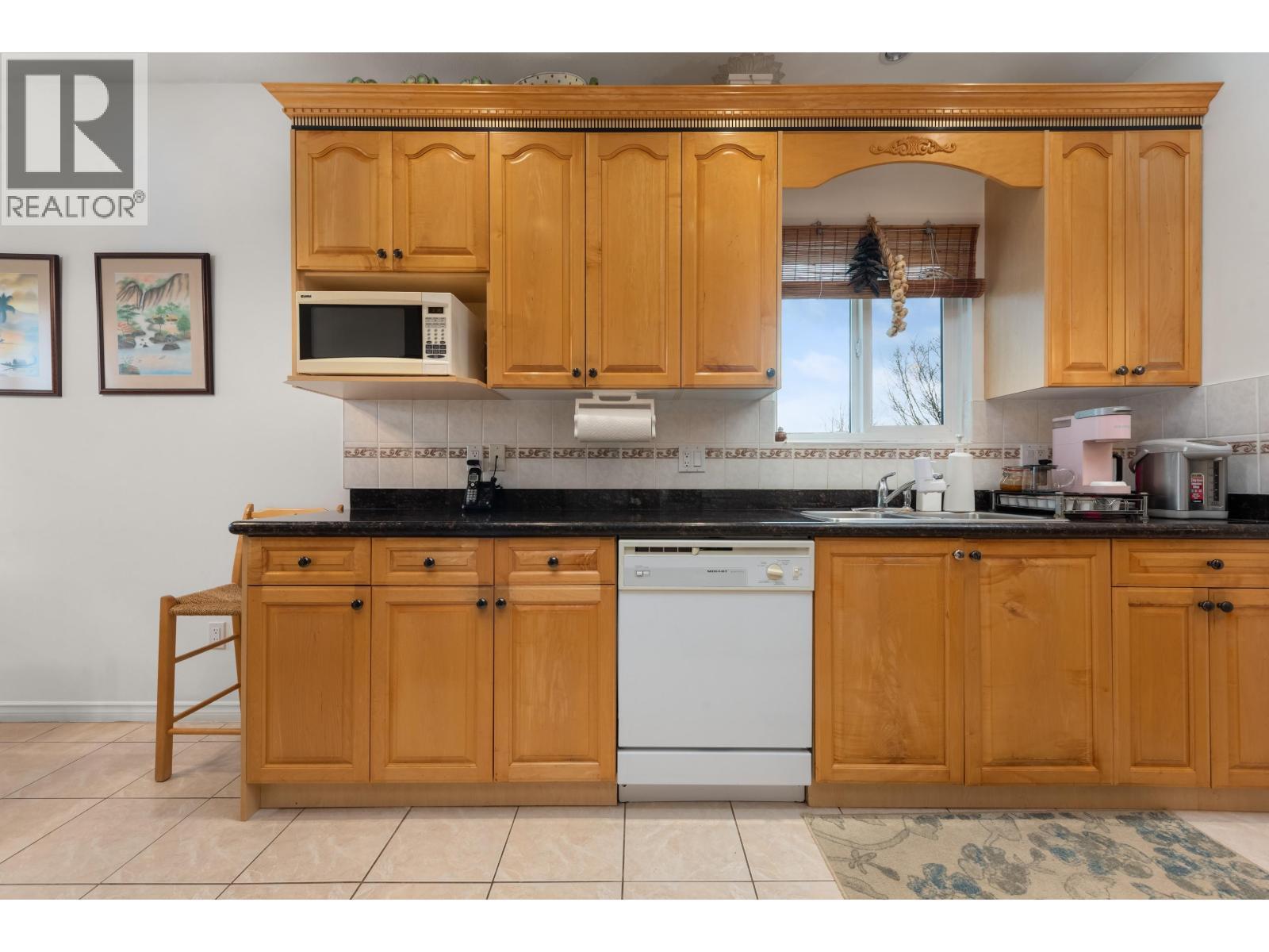 2423 E 4Th Avenue, Vancouver, BC - Indoor Photo Showing Kitchen