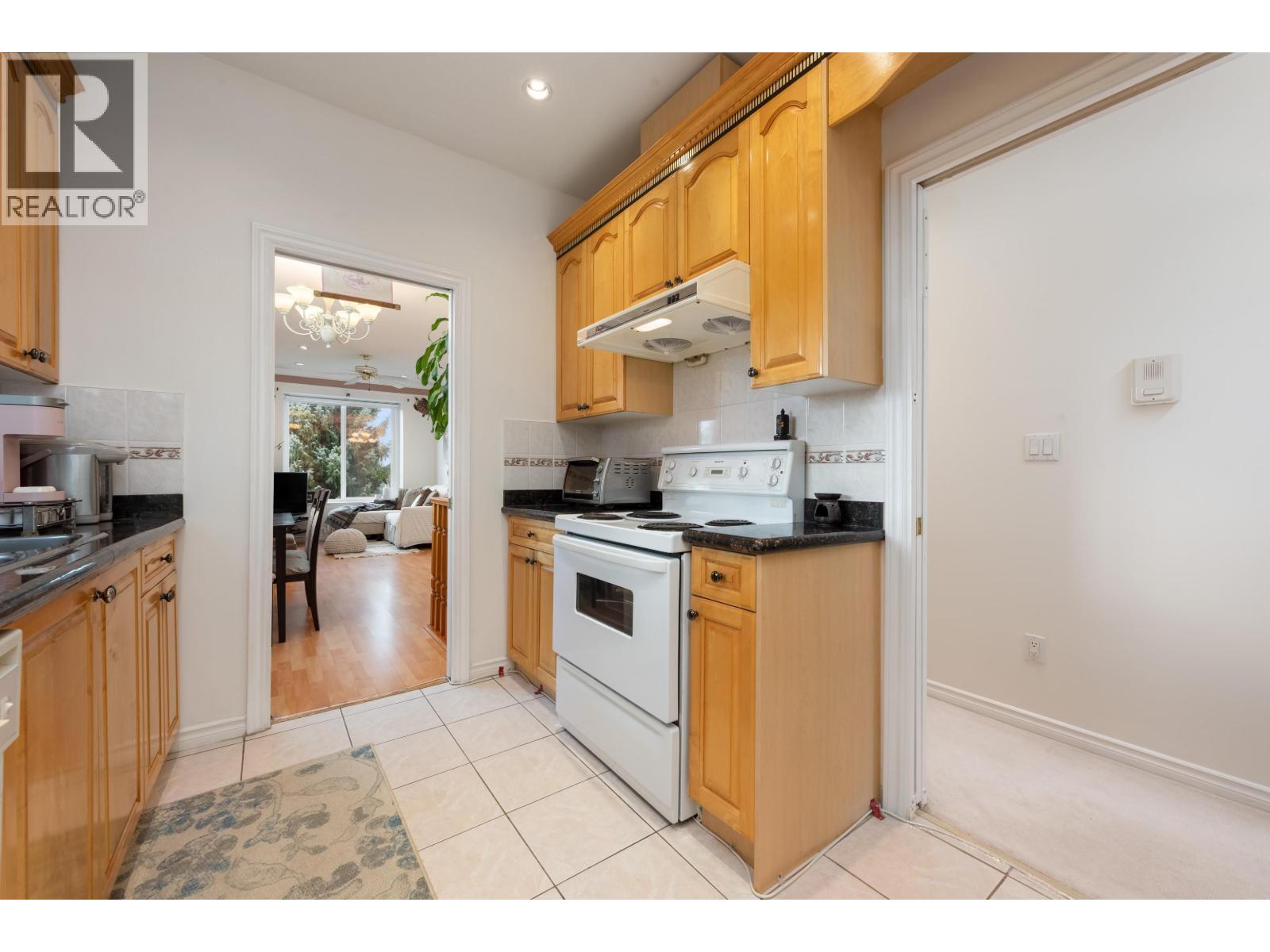 2423 E 4Th Avenue, Vancouver, BC - Indoor Photo Showing Kitchen
