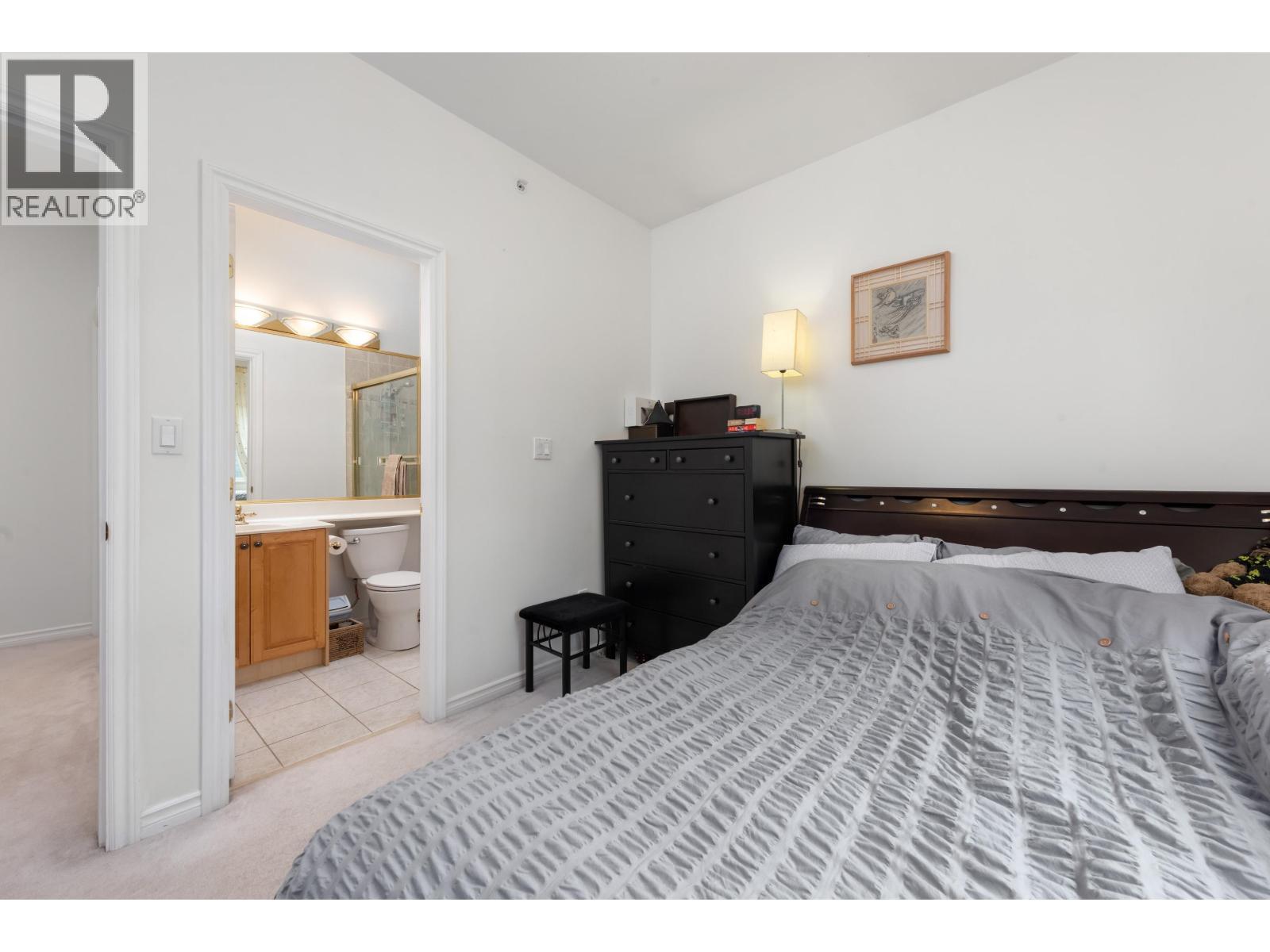 2423 E 4Th Avenue, Vancouver, BC - Indoor Photo Showing Bedroom