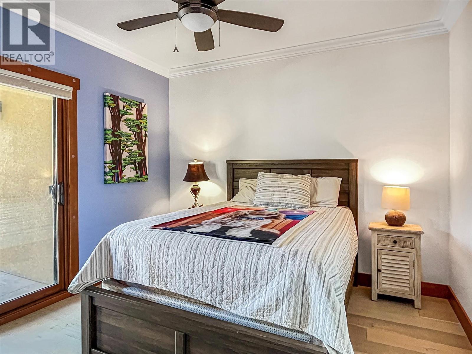 2418 Lakeshore Drive Unit# 302, Osoyoos, BC - Indoor Photo Showing Bedroom